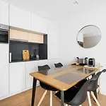 Guestready - Urban Chic In *